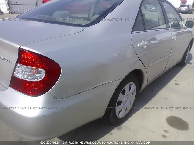 4T1BE32K52U528652 - 2002 TOYOTA CAMRY LE/XLE/SE Gümüş foto 6