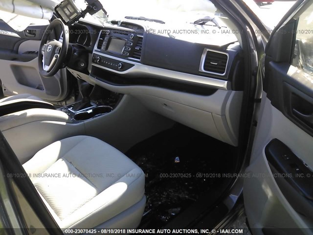 5TDZZRFHXJS243876 - 2018 TOYOTA HIGHLANDER LE/LE PLUS GRAY photo 5