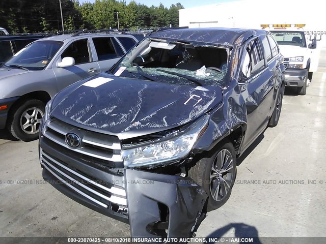 5TDZZRFHXJS243876 - 2018 TOYOTA HIGHLANDER LE/LE PLUS GRAY photo 6