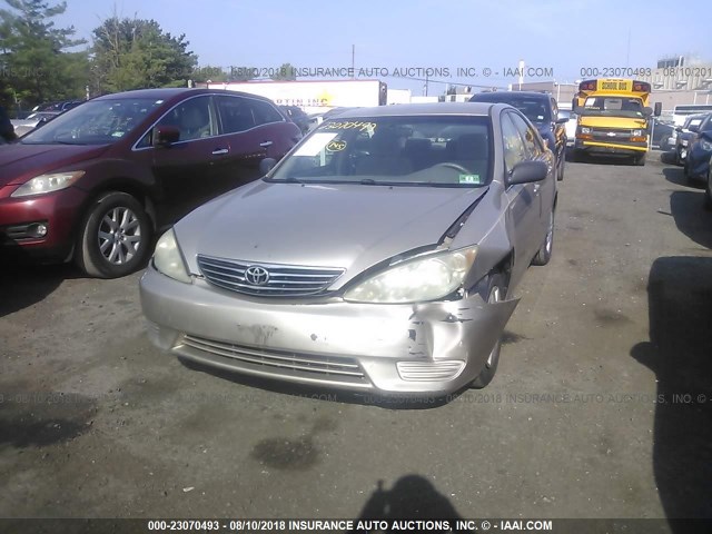 4T1BE32KX5U592836 - 2005 TOYOTA CAMRY LE/XLE/SE 金色 照片 6