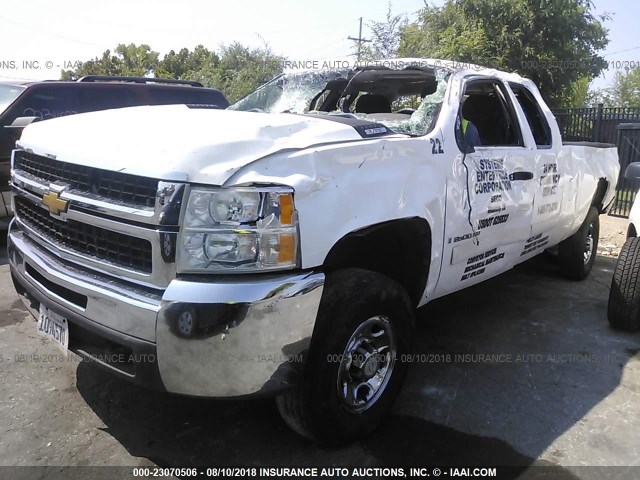 1GCHC29K57E537213 - 2007 CHEVROLET SILVERADO C2500 HEAVY DUTY WHITE photo 2