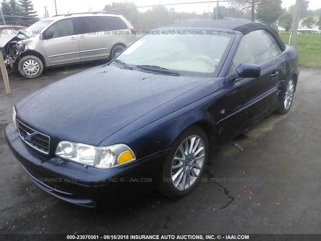 YV1NC62D04J062119 - 2004 VOLVO C70 HPT BLUE photo 2