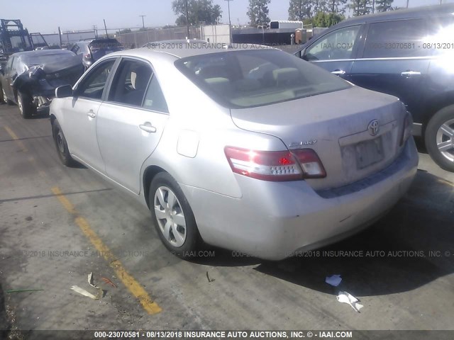 4T4BF3EK7BR093244 - 2011 TOYOTA CAMRY SE/LE/XLE ვერცხლისფერი ფოტო 3