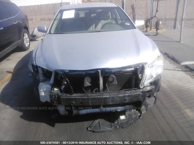 4T4BF3EK7BR093244 - 2011 TOYOTA CAMRY SE/LE/XLE ვერცხლისფერი ფოტო 6