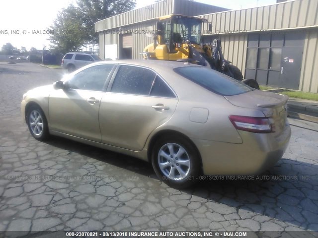 4T4BF3EK9BR155730 - 2011 TOYOTA CAMRY SE/LE/XLE ოქროსფერი ფოტო 3