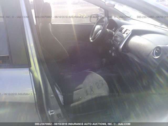 3N1CE2CP5EL422183 - 2014 NISSAN VERSA NOTE S/S PLUS/SV/SL GRAY photo 5