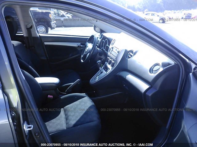 2T1KV40E79C073790 - 2009 TOYOTA COROLLA MATRIX  GRAY photo 5