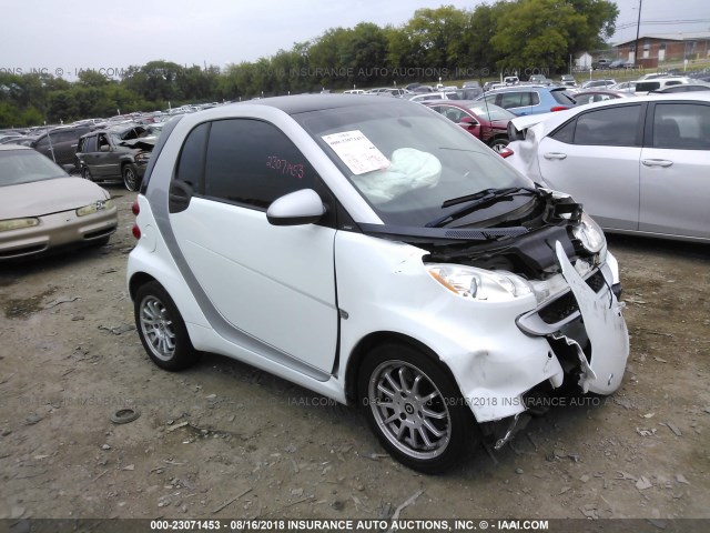 WMEEJ3BA8CK558084 - 2012 SMART FORTWO PURE/PASSION WHITE photo 1