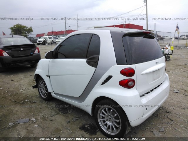 WMEEJ3BA8CK558084 - 2012 SMART FORTWO PURE/PASSION WHITE photo 3