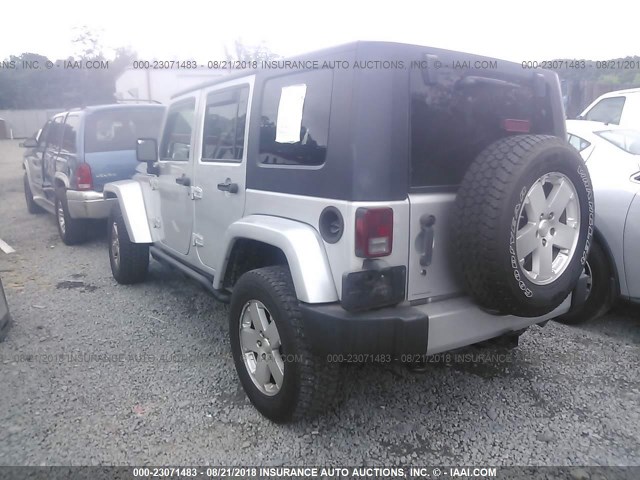 1J8GA59109L764018 - 2009 JEEP WRANGLER UNLIMITE SAHARA SILVER photo 3