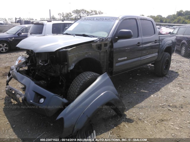 3TMLU4EN4EM155118 - 2014 TOYOTA TACOMA DOUBLE CAB GRAY photo 2