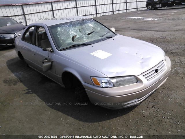 4T1BG22K1VU792637 - 1997 TOYOTA CAMRY CE/LE/XLE 银色 照片 1