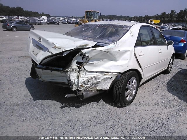 JTDBE32K140252985 - 2004 TOYOTA CAMRY LE/XLE 白色 照片 4