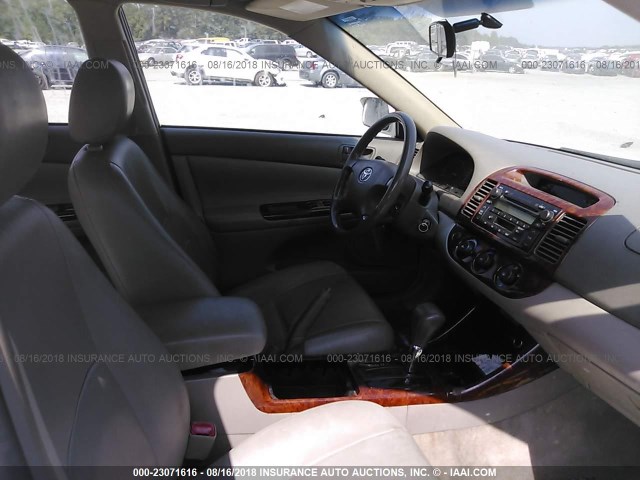 JTDBE32K140252985 - 2004 TOYOTA CAMRY LE/XLE 白色 照片 5