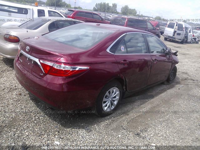 4T1BF1FK4HU763726 - 2017 TOYOTA CAMRY LE/XLE/SE/XSE RED photo 4