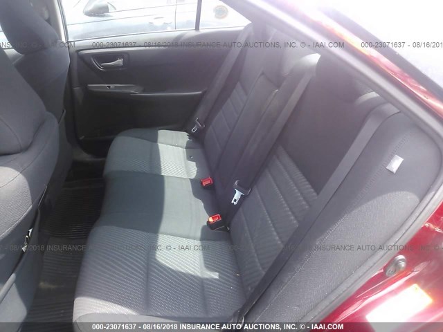 4T1BF1FK4HU763726 - 2017 TOYOTA CAMRY LE/XLE/SE/XSE 红色 照片 8