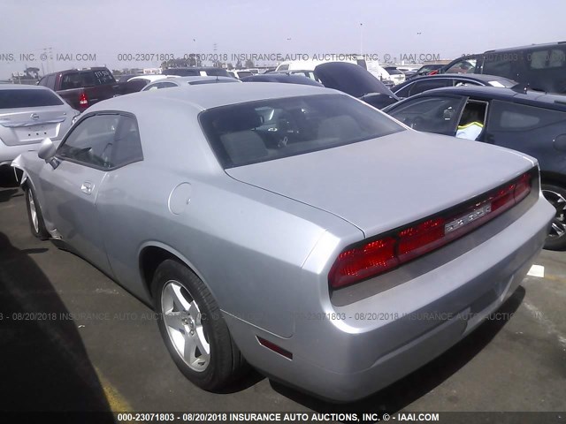 2B3CJ4DV2AH319437 - 2010 DODGE CHALLENGER SE SILVER photo 3