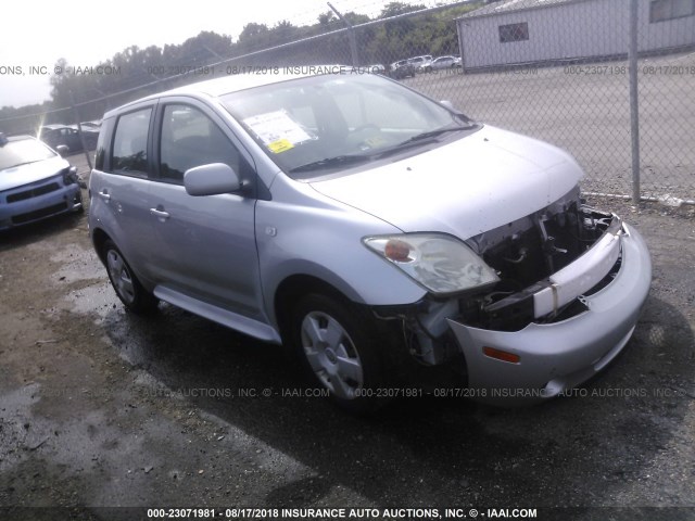 JTKKT624X50107897 - 2005 TOYOTA SCION XA SILVER photo 1