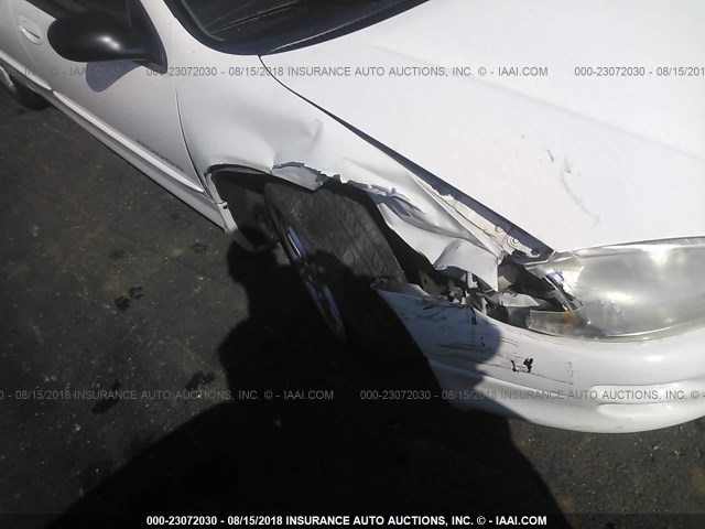 2B3HD46R3XH798828 - 1999 DODGE INTREPID WHITE photo 6