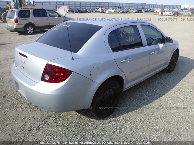 1G1AK52FX57640009 - 2005 CHEVROLET COBALT SILVER photo 4