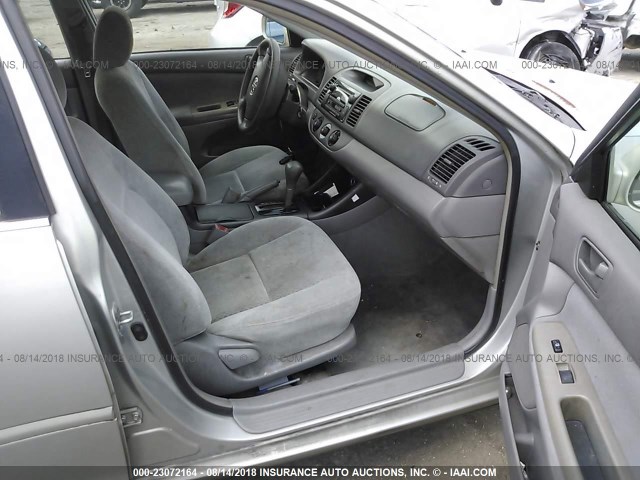 4T1BE32K23U685282 - 2003 TOYOTA CAMRY LE/XLE/SE Gümüş foto 5
