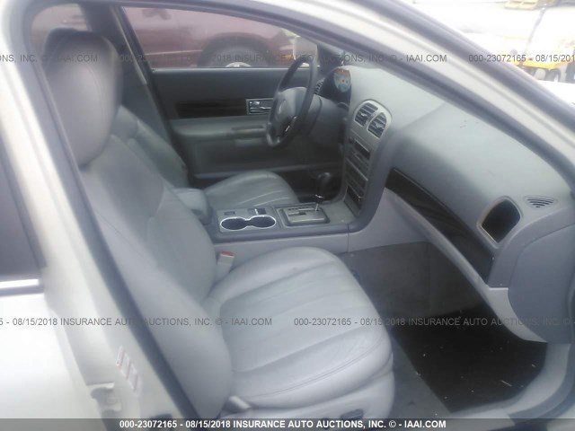 1LNHM86S95Y600566 - 2005 LINCOLN LS 白色 照片 5