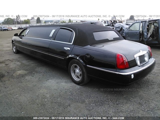 1L1FM81W5XY650130 - 1999 LINCOLN TOWN CAR EXECUTIVE BLACK photo 3