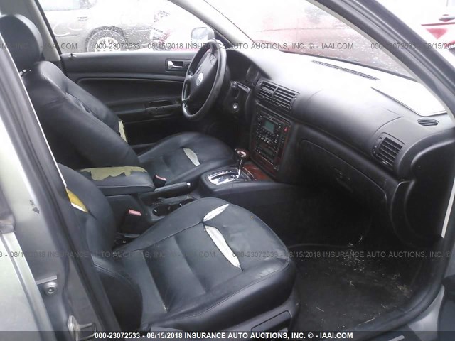 WVWRH63B63P399377 - 2003 VOLKSWAGEN PASSAT GLX GRAY photo 5
