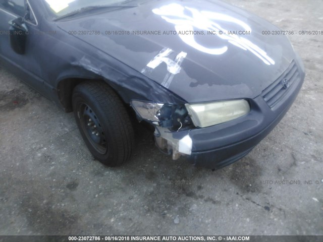 4T1BG22K2VU761736 - 1997 TOYOTA CAMRY CE/LE/XLE 黑色 照片 6