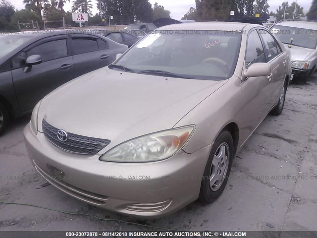 4T1BF30K62U029195 - 2002 TOYOTA CAMRY LE/XLE/SE Ոսկեգույն լուսանկար 2