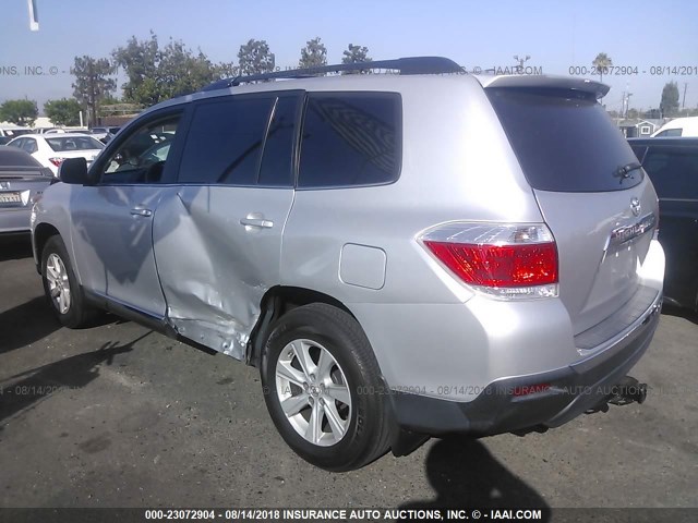 5TDZK3EH0CS078443 - 2012 TOYOTA HIGHLANDER SE SILVER photo 3