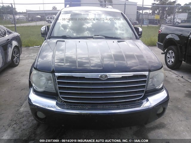 1A8HX58238F140529 - 2008 CHRYSLER ASPEN LIMITED შავი ფოტო 6