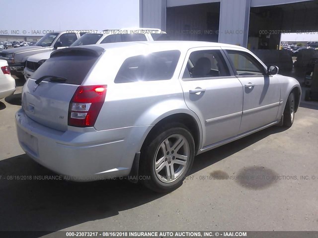 2D4GV58295H565730 - 2005 DODGE MAGNUM R/T SILVER photo 4