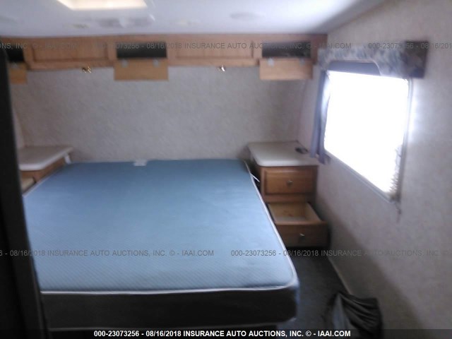 4X4FRLD2X5D803745 - 2005 FOREST RIVER ROCKWOOD  白色 照片 5