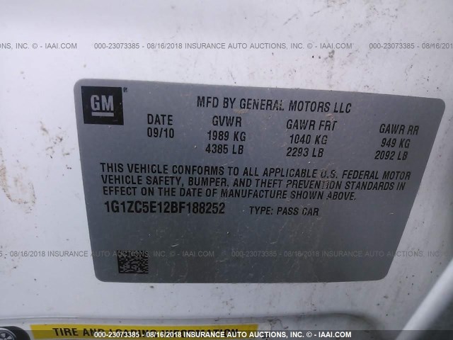 1G1ZC5E12BF188252 - 2011 CHEVROLET MALIBU 1LT WHITE photo 9