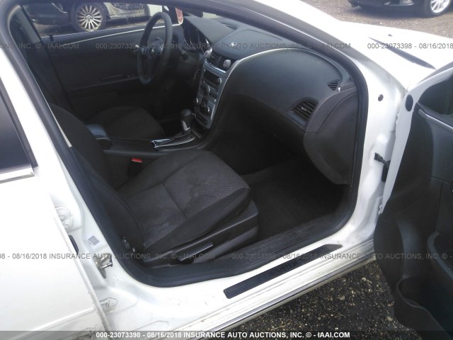 1G1ZC5E03CF390414 - 2012 CHEVROLET MALIBU 1LT თეთრი ფოტო 5