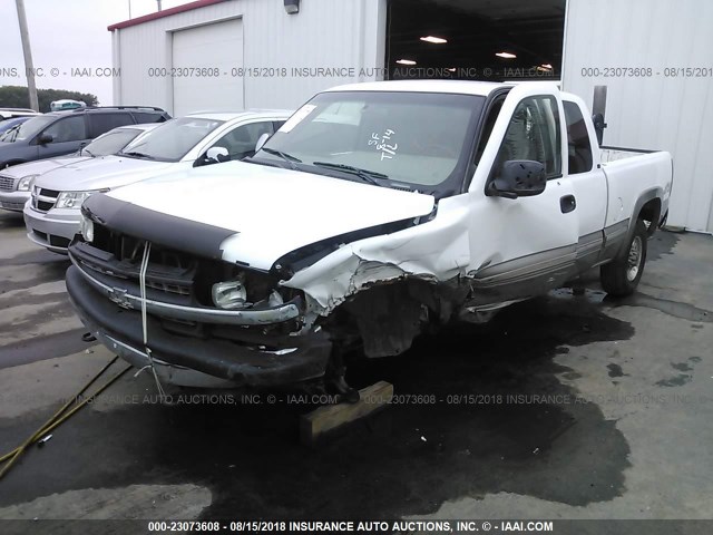 1GCGK29U2YE220037 - 2000 CHEVROLET SILVERADO K2500 WHITE photo 2