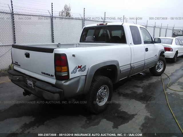 1GCGK29U2YE220037 - 2000 CHEVROLET SILVERADO K2500 WHITE photo 4