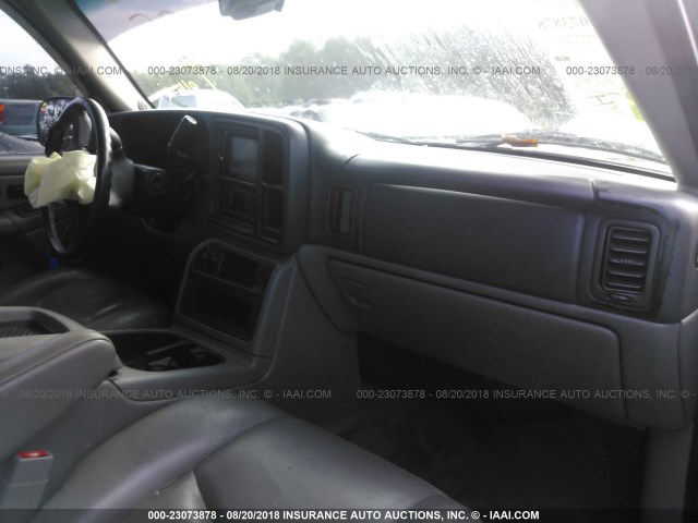 1GKEK13T55J112889 - 2005 GMC YUKON GRAY photo 5