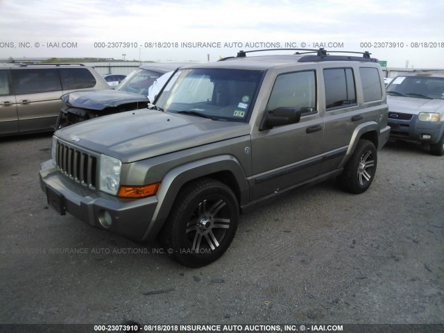1J8HG48N46C158248 - 2006 JEEP COMMANDER GOLD photo 2