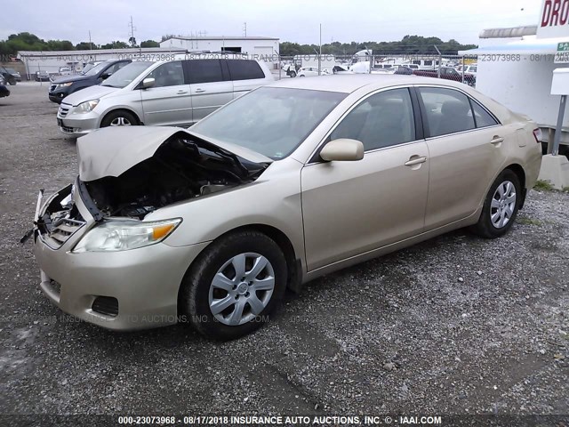 4T4BF3EK7AR009115 - 2010 TOYOTA CAMRY SE/LE/XLE ოქროსფერი ფოტო 2