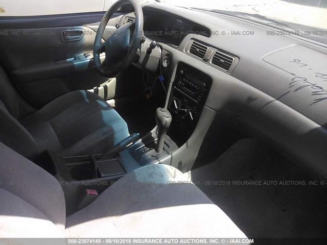 JT2BG22K2Y0471697 - 2000 TOYOTA CAMRY CE/LE/XLE 米色 照片 5