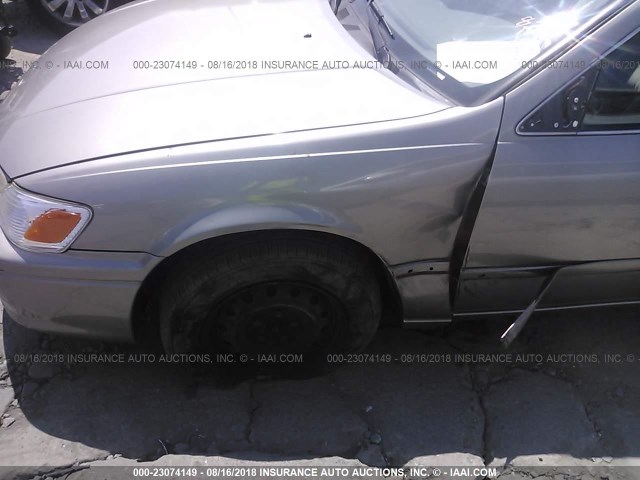 JT2BG22K2Y0471697 - 2000 TOYOTA CAMRY CE/LE/XLE 米色 照片 6