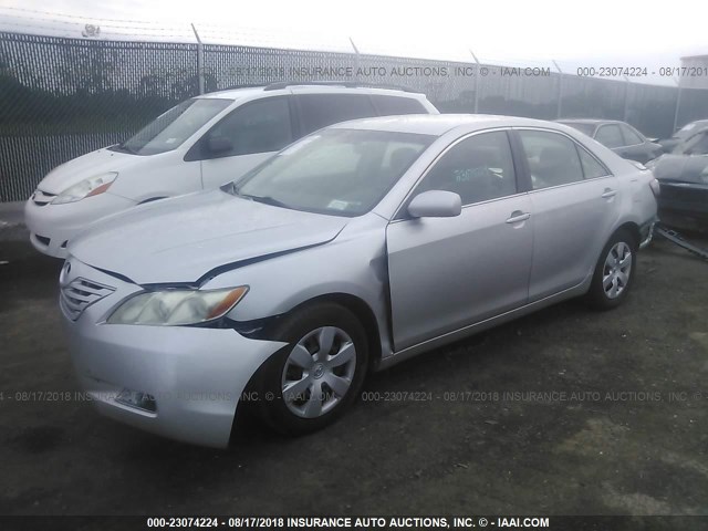 4T1BE46KX9U831520 - 2009 TOYOTA CAMRY SE/LE/XLE SILVER photo 2