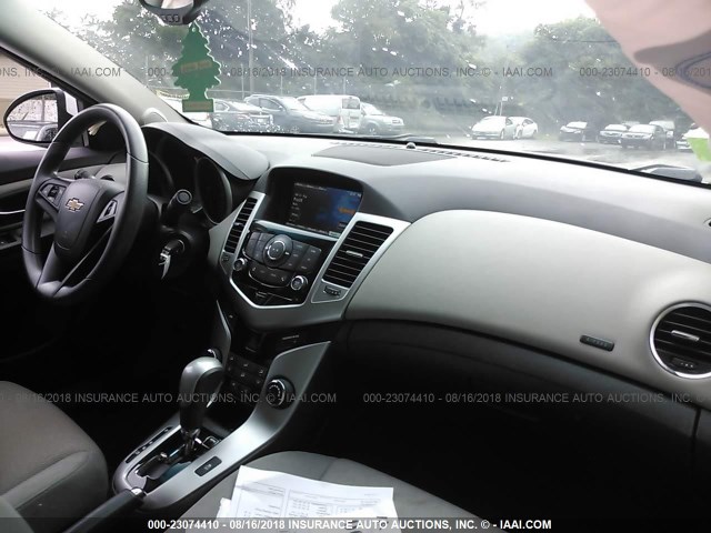 1G1PC5SB3F7270995 - 2015 CHEVROLET CRUZE LT WHITE photo 5