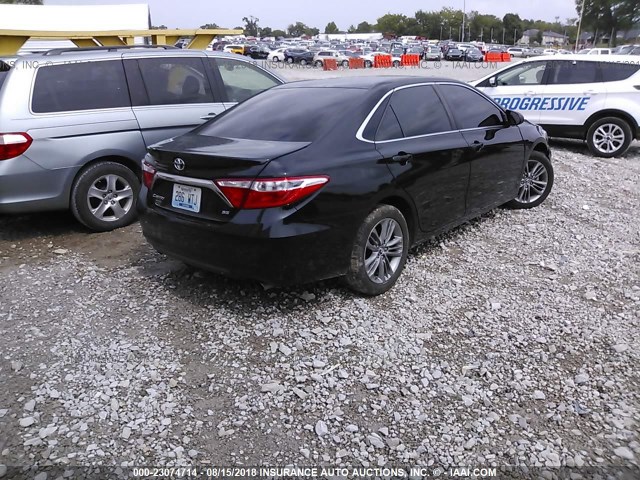 4T1BF1FK4FU005513 - 2015 TOYOTA CAMRY LE/XLE/SE/XSE 黑色 照片 4