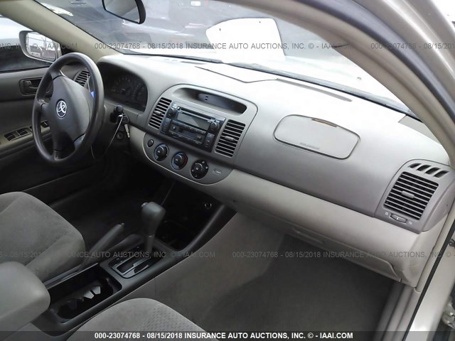 4T1BF32K13U566748 - 2003 TOYOTA CAMRY LE/XLE/SE Gümüş foto 5