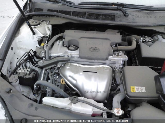 4T1BF1FK5HU439460 - 2017 TOYOTA CAMRY LE/XLE/SE/XSE 白色 照片 10