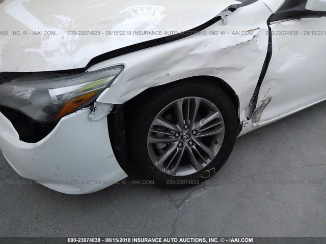 4T1BF1FK5HU439460 - 2017 TOYOTA CAMRY LE/XLE/SE/XSE 白色 照片 6