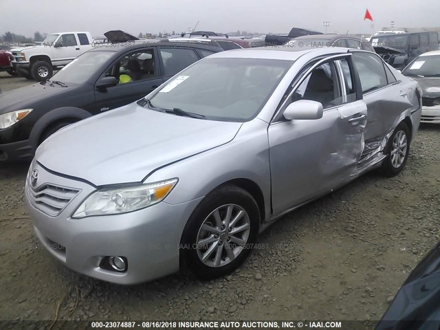 4T4BF3EK1BR155527 - 2011 TOYOTA CAMRY SE/LE/XLE 银色 照片 2